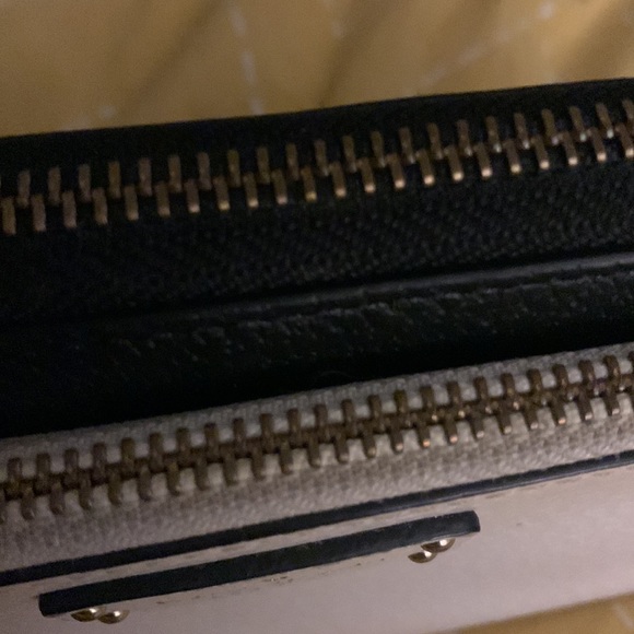 Amazing Kate Spade Wallet (Wristlet Two tone ) - Picture 4 of 10